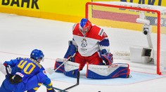 Český brankár stíha všetko: Najskôr vychytal Švédov, potom utekal k pôrodu