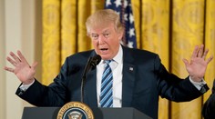Trump sa za svoj nezrozumiteľný tweet stal obeťou žartíkov na sieti