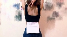 Nová šialená výzva. Ženy zisťujú, či sú chudé pomocou papiera