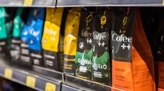 Škandál v známom reťazci: Ponúkali veľkú zľavu na kávu. Zákazníci pritom platili viac, ako predtým