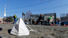 Koniec respirátorom. Hlavný hygienik však odporúča, v ktorých priestoroch sa máme naďalej chrániť