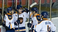 Slovenská dvadsiatka poriadne potrápila majstra z Bystrice, dokázala aj bodovať