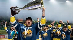 Z Prešova odišiel, lebo ho obvinili z krádeže. Teraz potiahol Humenné do extraligy, ktoré nahradí práve koňare