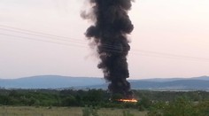 Požiar skládky pri Budmericiach je uhasený. Takto to tam včera horelo