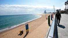 Španielska Barcelona opätovne otvorila pláže, dovolené sú aj športy v prírode