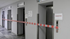 Nemocnicu v Nových Zámkoch po silných lejakoch opäť otvorili. Stále však nefungujú výťahy