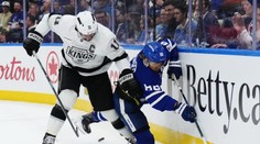 VIDEO: Jubilejný zápas Nylandera výhru Torontu nepriniesol. John Gibson nedochytal duel proti bývalému tímu