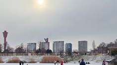 Zákaz vstupu na ľad. Na obľúbenom jazere v Bratislave hrozí boj o život