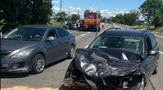 Po náraze odhodilo auto do priekopy. Nehoda pri Senci si vyžiadala dvoch zranených
