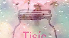 Pohár plný papierových srdiečok