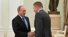 Desiatky osobností sa spojili proti Ficovi. Kritizujú jeho cestu do Ruska