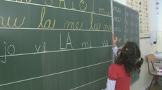 Deti z najväčšej rómskej školy sa vrátili do školy. Väčšina to však odignorovala