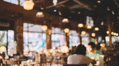 Vláda v turistami obľúbenej krajine začína brojiť proti dlhým otváracím hodinám v podnikoch