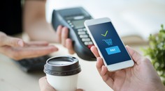 Apple umožní Slovákom platiť priložením mobilu