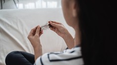 Vypadávajú vám vlasy viac než zvyčajne? Odborníčka poukázala na príčiny a účinné riešenia