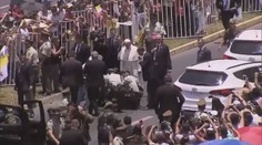 Pápež František utekal na pomoc policajtke, ktorá spadla zo splašeného koňa