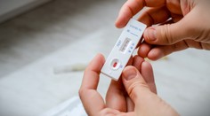 Ďalší variant ochorenia COVID-19. Je ľahšie prenosný ako tie predošlé