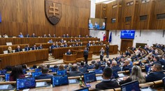 Poslanci by mali pokračovať v rokovaní o konsolidačnom balíku do polnoci