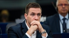 Europoslanec Milan Uhrík sa na sociálnej sieti verejne ospravedlnil Petrovi Sabakovi