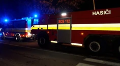 Bytový dom na východe Slovenska v plameňoch, viacerí ľudia boli intoxikovaní