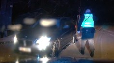 VIDEO: Opitý vodič utekal policajtom. Nafúkali aj deti, ktoré viezol