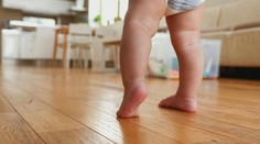 Dávate dieťa do chodítka? Môžete mu uškodiť, varuje slovenská odborníčka