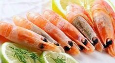 Krevety vo voňavom vývare s limetkovým nádychom a curry olejom