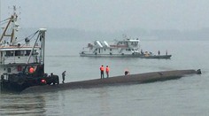 Dráma na rieke Jang-c'-ťiang. Nezvestných je vyše 400 ľudí