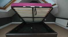 Z postele sa stala smrtiaca pasca: Bezvládne telo ženy objavila jej dcéra v krkolomnej polohe