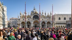 Preplnené ulice i neustály hluk. Benátky zavádzajú ďalšie obmedzenia pre turistov