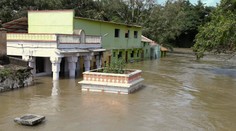 Povodne a zosuvy pôdy si v Indii vyžiadali vyše 140 obetí