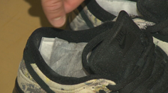 Ich nápad má čoraz viac fanúšikov. Stredoškoláci prišli na to, ako zbavia tenisky príšerného zápachu