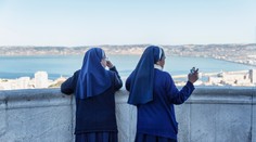 VIDEO: Došla jej trpezlivosť. Rádová sestra zložila jedného z aktivistov, ktorí protestovali proti výstavbe kostola