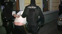 Razia v erotickom klube. Zadržali päť mužov