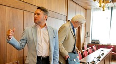 Jánoš sa vzdáva poslaneckého mandátu aj straníckej funkcie