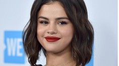 FOTO v článku: Prvý záber na Selenu po jej kolapse. Vyzerá výborne