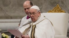 Pápež počas štedrovečernej omše hovoril o vojnovom konflikte vo Svätej zemi a vyzval na mier