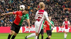 Najkrajšie góly víkendu: Geniálna hlavička hviezdy Ajaxu, expresný gól z Ázie