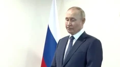 Prezident Putin v trápnej situácii. Jeho výraz tváre hovorí za všetko