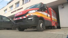 Dobrovoľní hasiči sa na nové autá môžu akurát tak pozerať v garáži. Štát im z nich vzal evidenčné čísla
