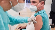 Ako by ste sa mali správať po očkovaní? Práca v záhrade, šport ani alkohol vhodné nie sú