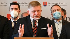 Smer sa obráti na ústavný súd pre zvýhodnenie očkovaných po návrate na Slovensko