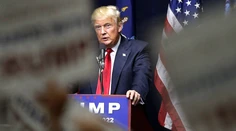Trump má dostatok delegátov na prezidentskú nomináciu