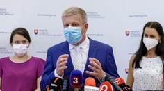 Lengvarský naznačil, kedy u nás nastúpi tretia vlna pandémie. Takáto je vyhliadka na Vianoce