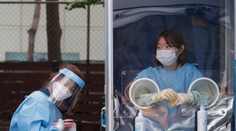 Vedci objavili novú, miernejšiu mutáciu koronavírusu