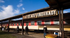 Polícia už pozná totožnosť ženy, ktorú usmrtil vlak. Po mužovi, ktorého vlak zranil, stále pátrajú