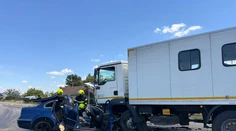 FOTO: Mladý vodič nemal šancu prežiť. Do protismeru mu vošlo auto pri predbiehaní kamióna