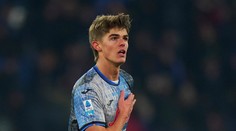 Serie A: AS Rím s hladkým víťazstvom. Atalanta opäť uspela a vrátila sa na čelo tabuľky