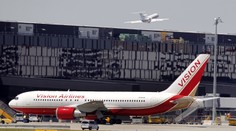 Na letisku Schwechat našli novorodenca v odpadkovom koši, v nemocnici zomrel