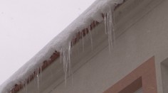 Nad hlavou vám visia kusy ľadu. Niekde je to naozaj nebezpečné